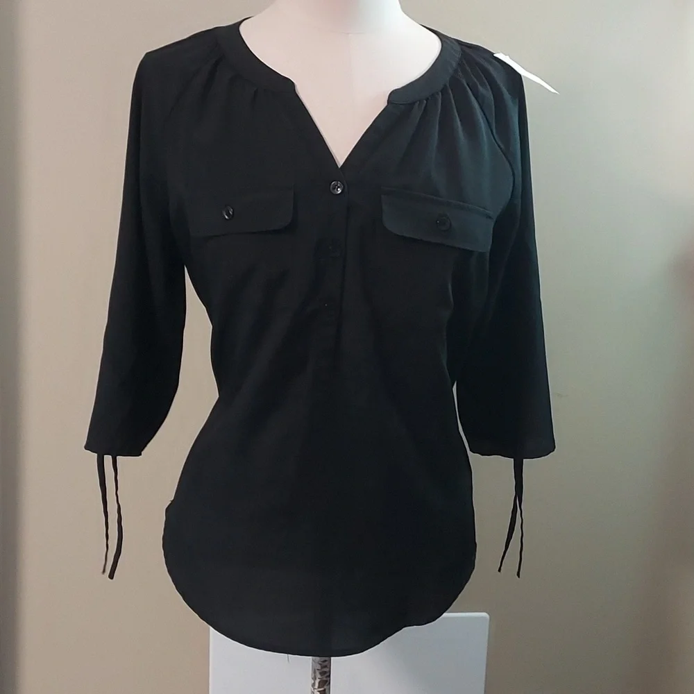NEW york & Company Women's black  blouse size S in excellent condition